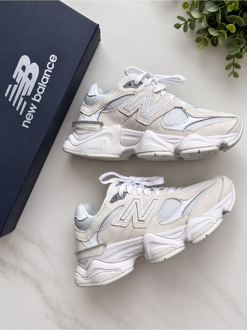 New Balance Women’s White & Light Gray 9060